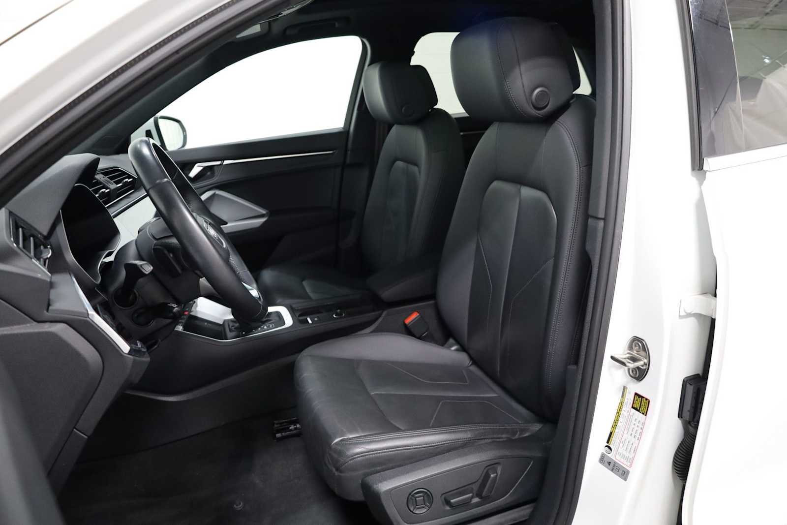 Thumbnail: 2023 Audi Q3 - 5