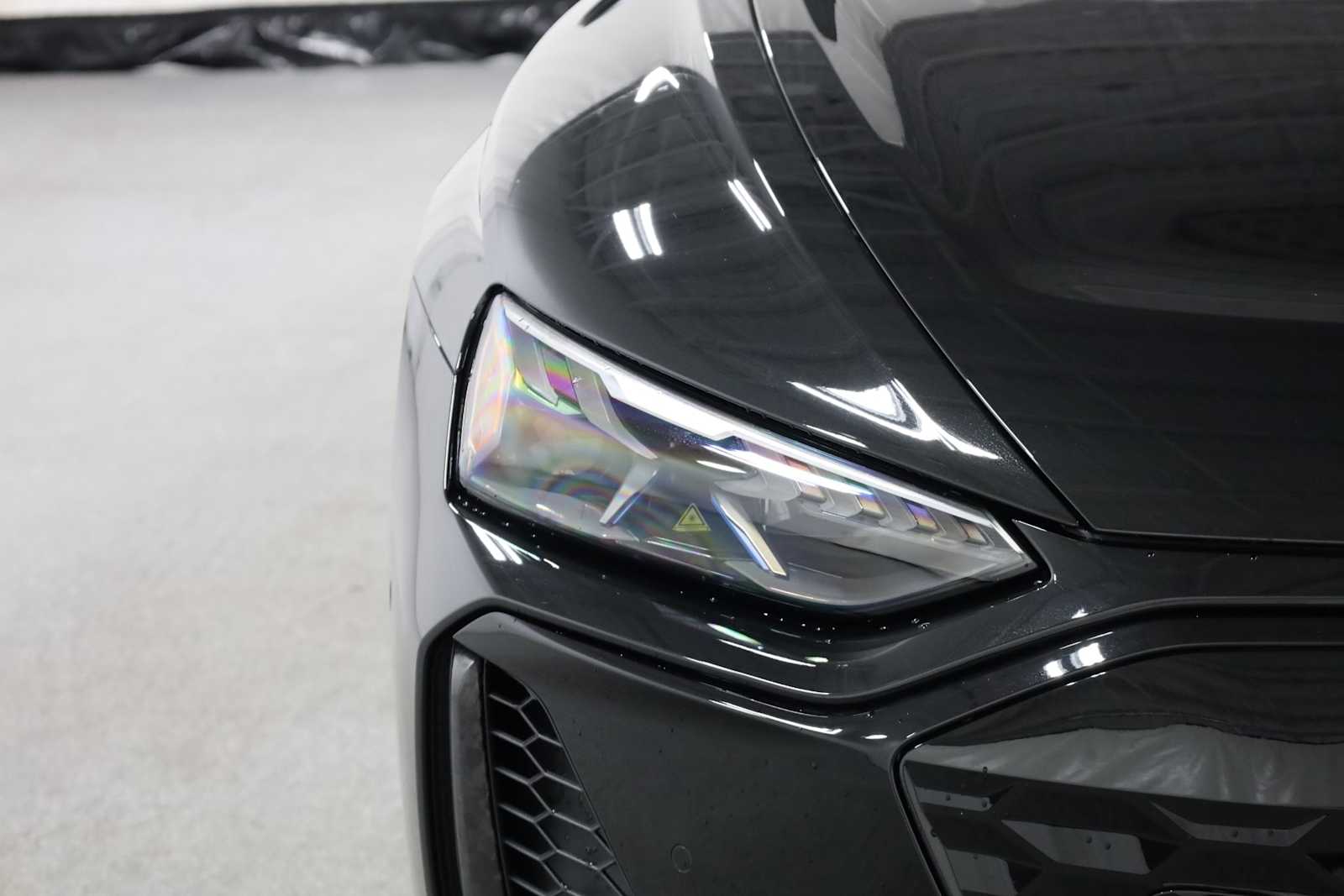 Thumbnail: 2025 Audi RS e-tron GT - 15