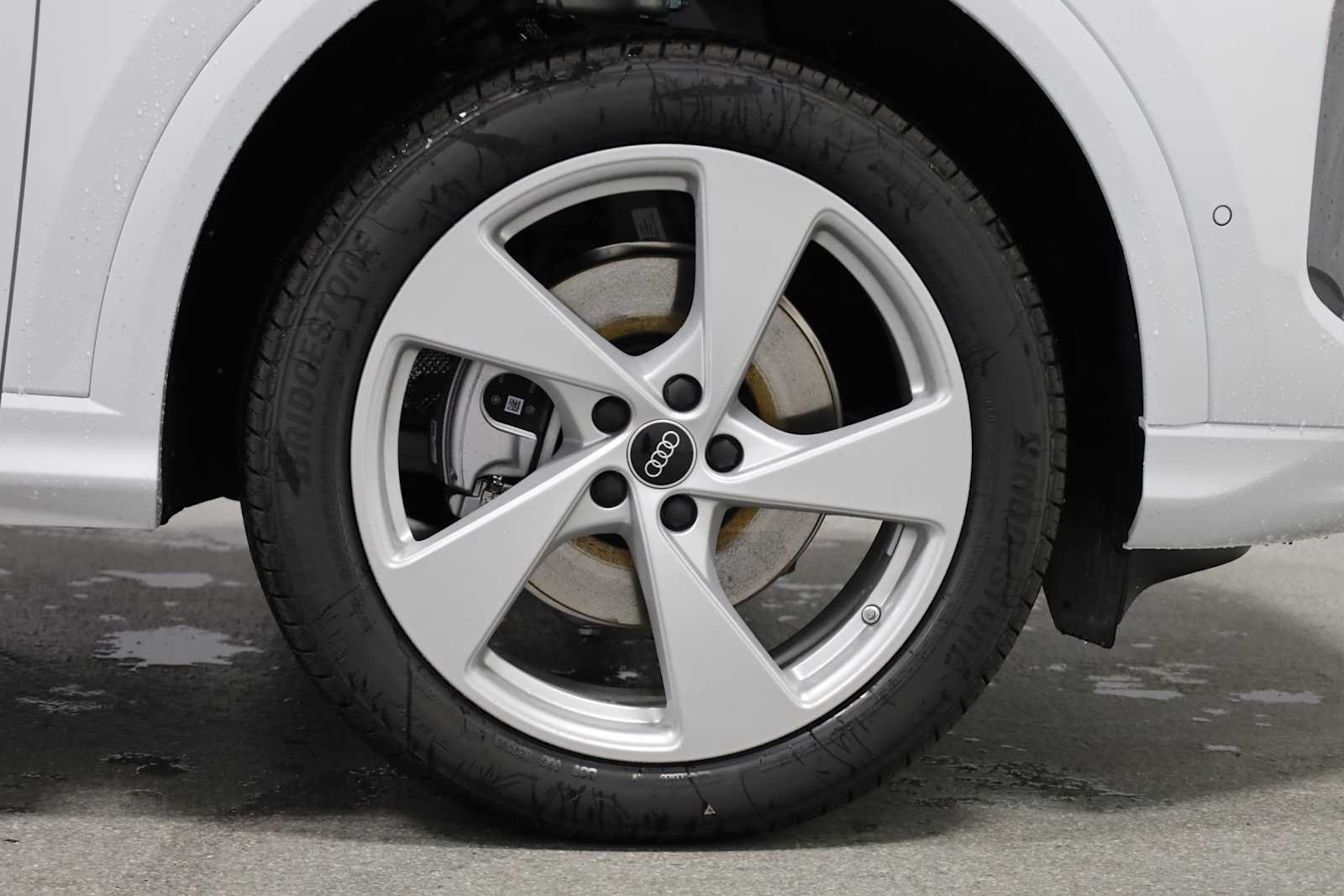 Thumbnail: 2025 Audi Q5 - 12