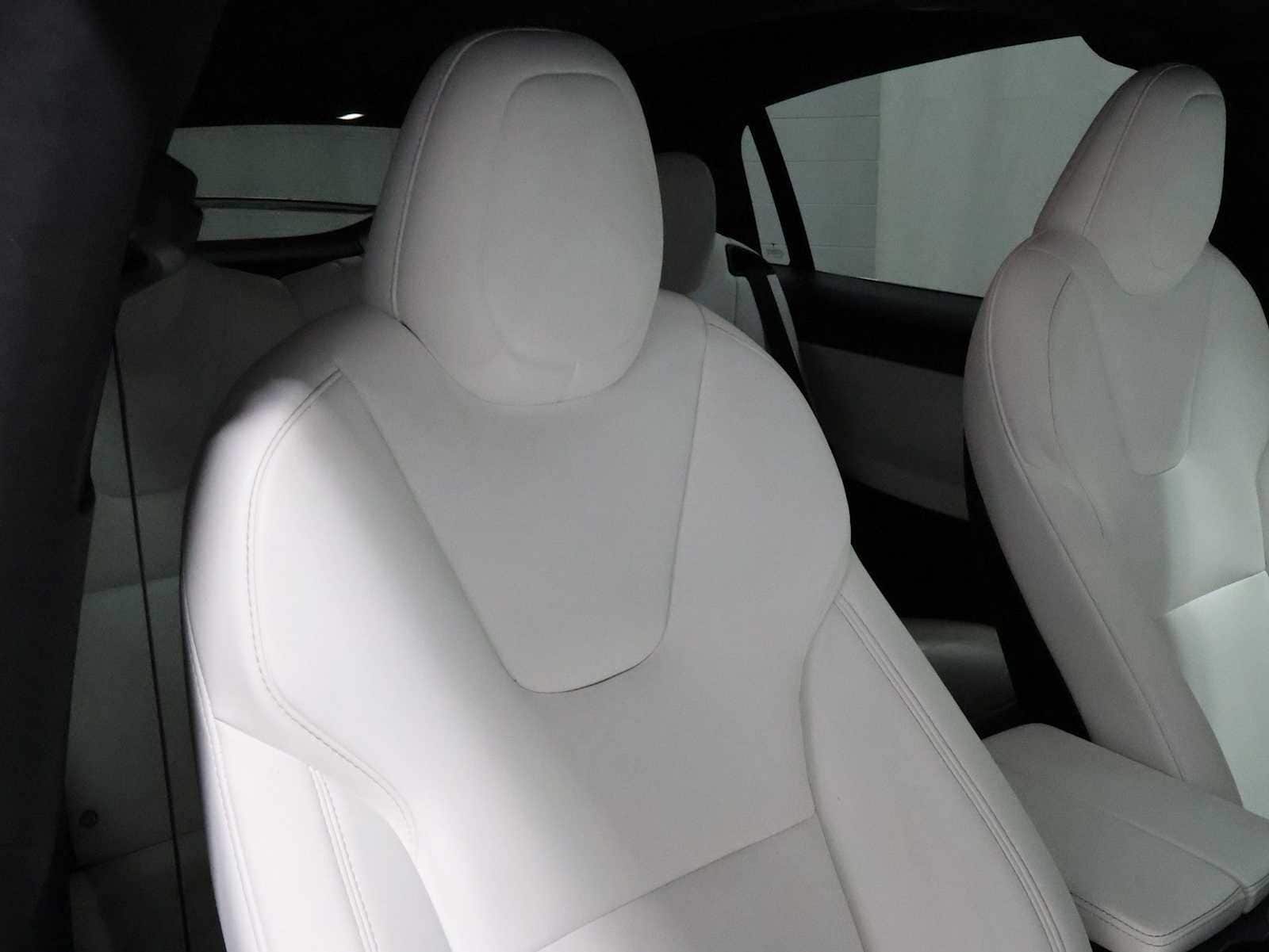 Thumbnail: 2021 Tesla Model X - 18