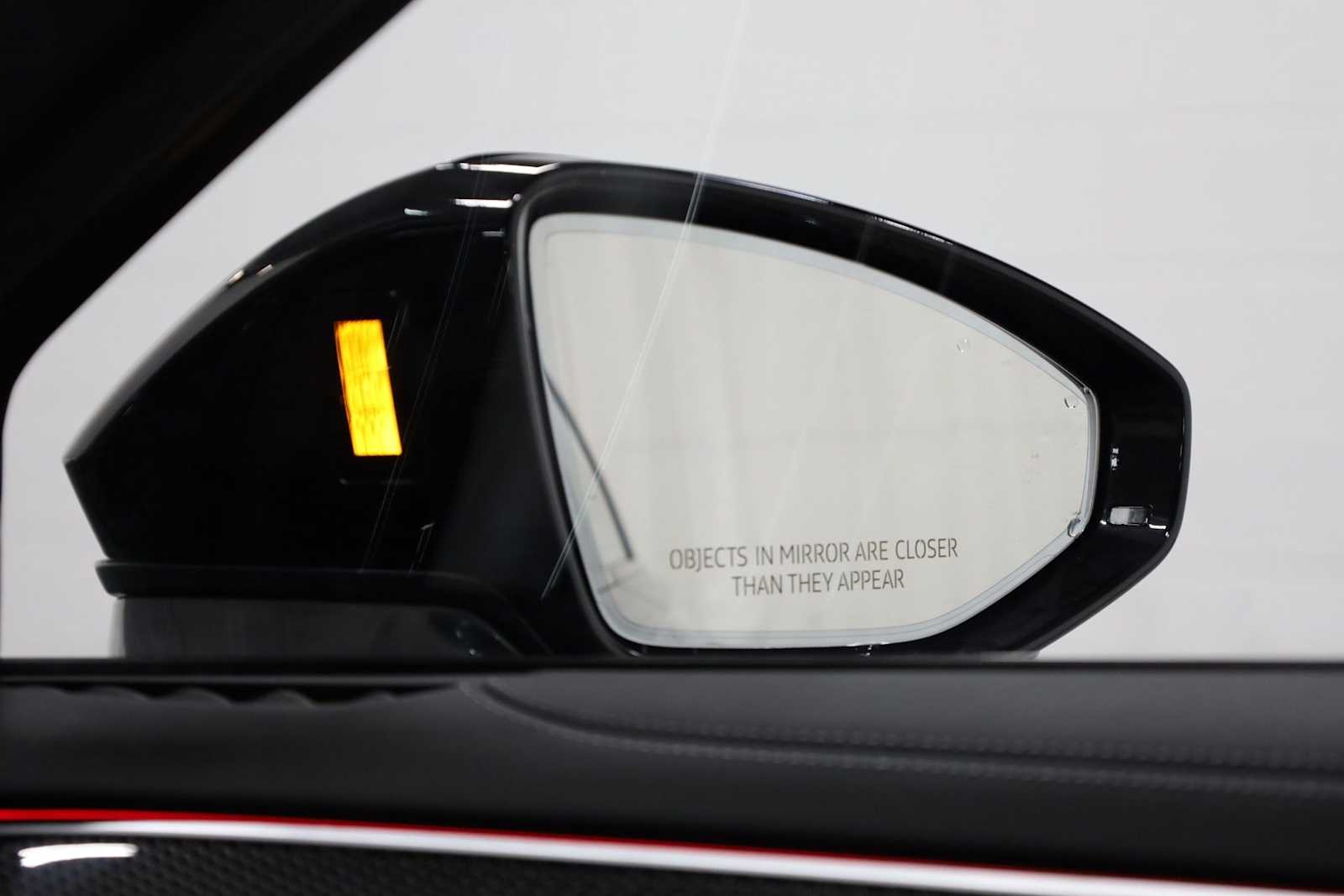 Thumbnail: 2025 Audi S8 - 18