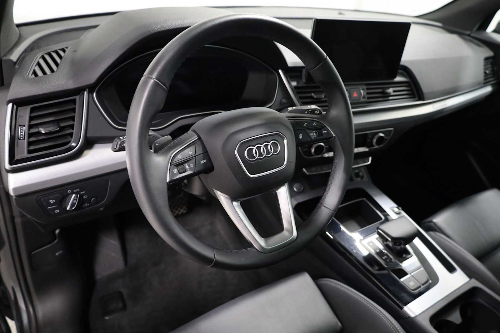 Thumbnail: 2025 Audi Q5 - 4
