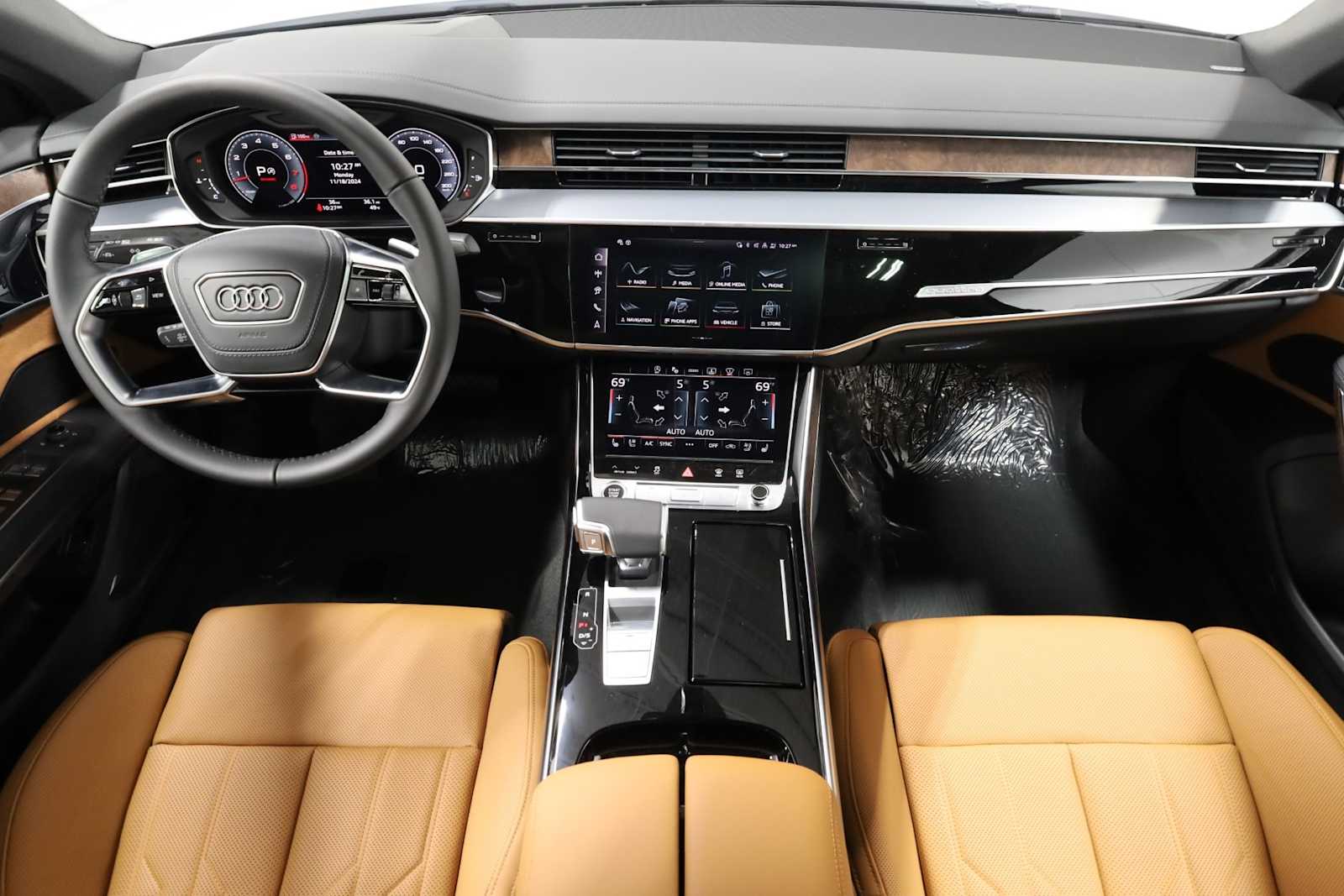Thumbnail: 2025 Audi A8 - 18