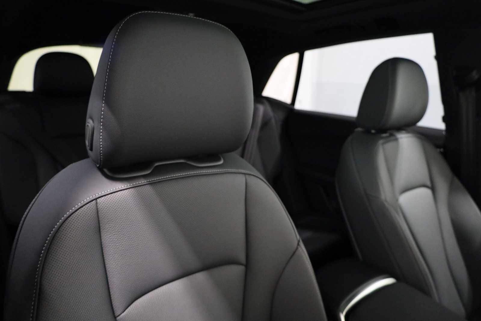 Thumbnail: 2026 Audi Q8 - 21