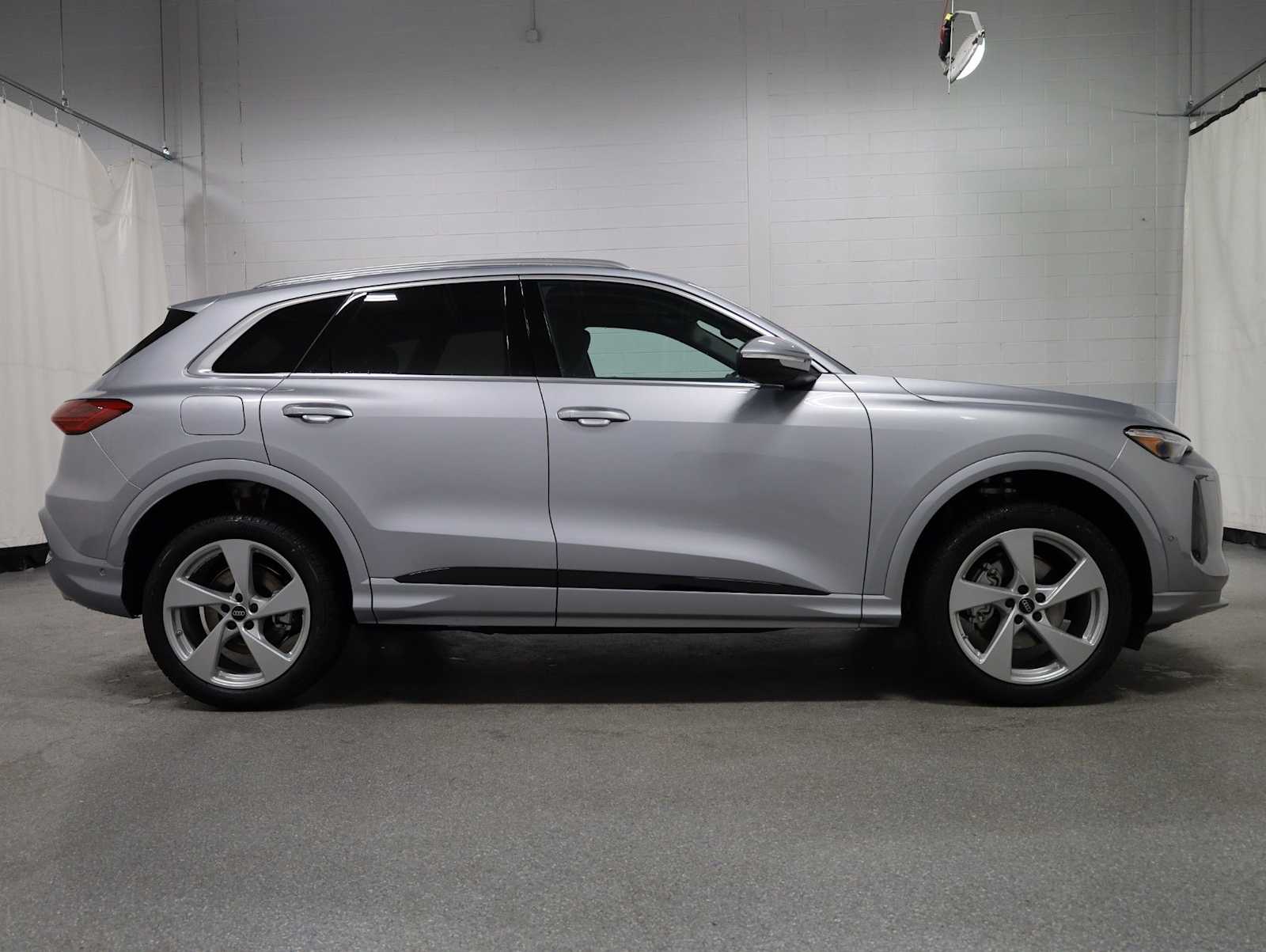 Thumbnail: 2026 Audi Q5 - 10