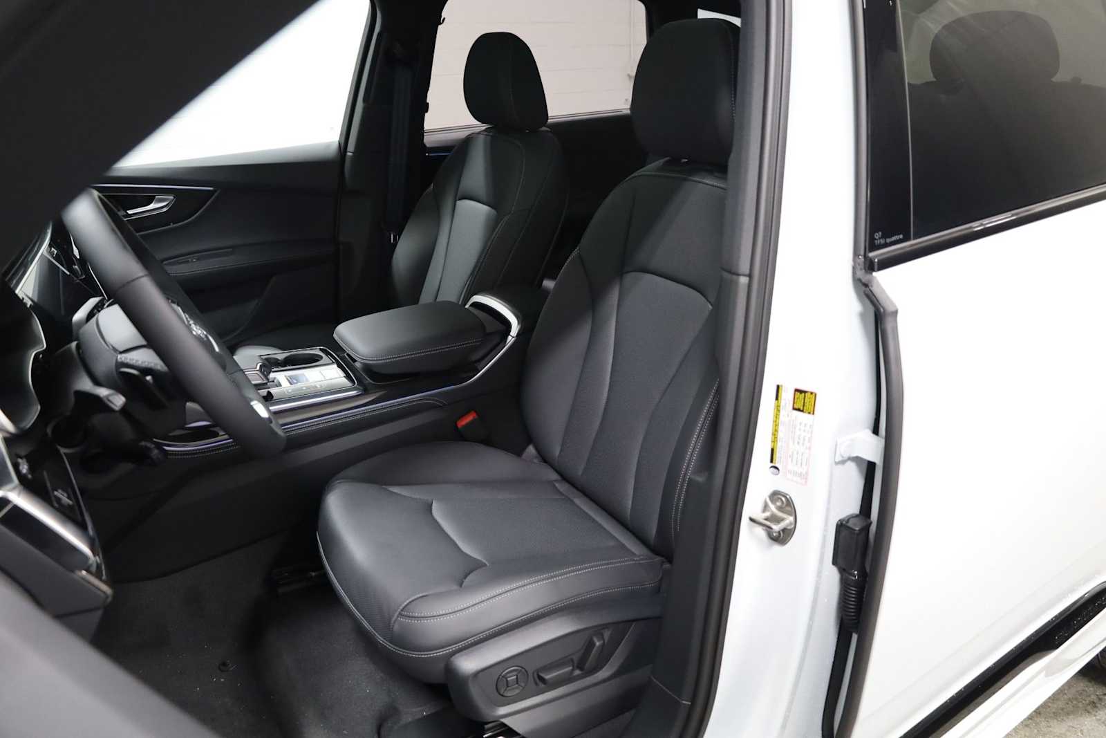 Thumbnail: 2026 Audi Q7 - 5