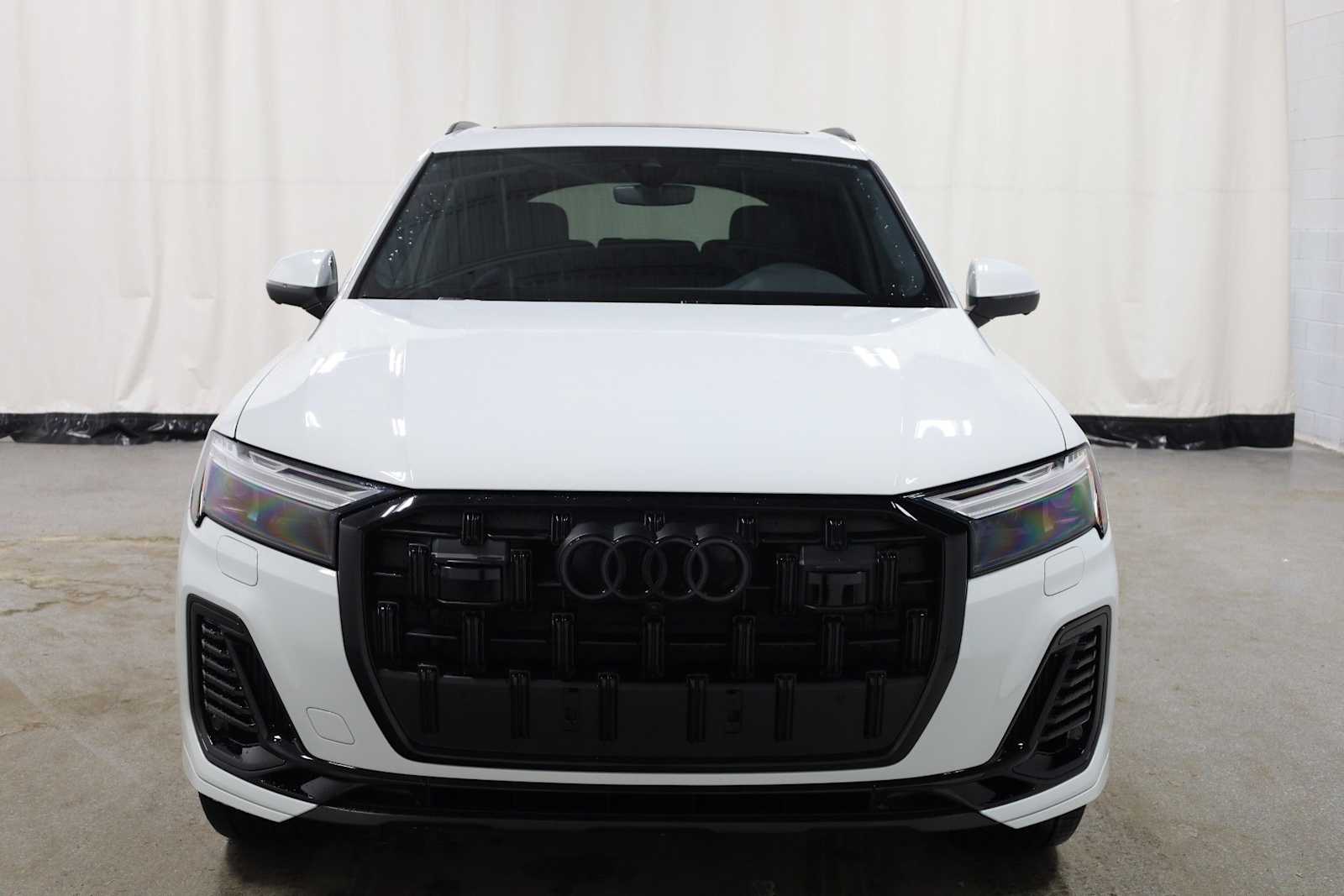 Thumbnail: 2026 Audi Q7 - 14