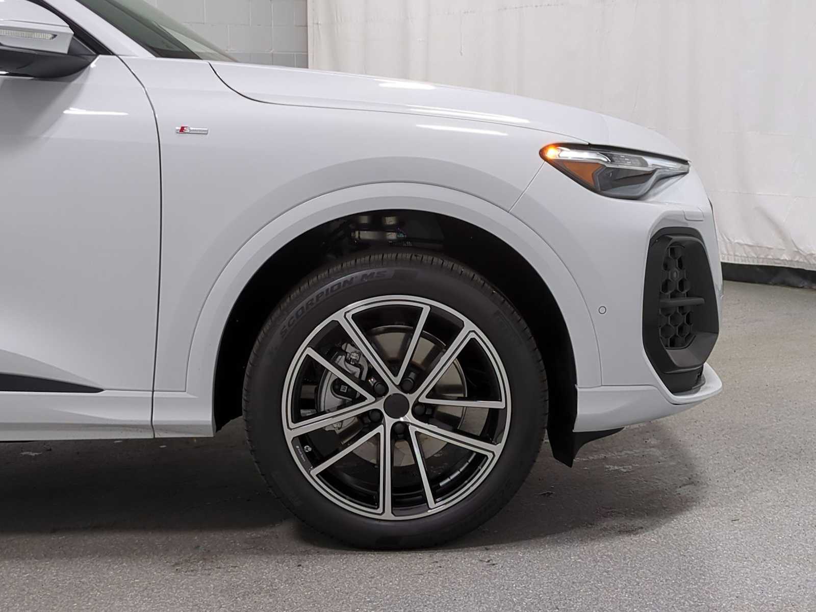 Thumbnail: 2026 Audi Q5 - 11