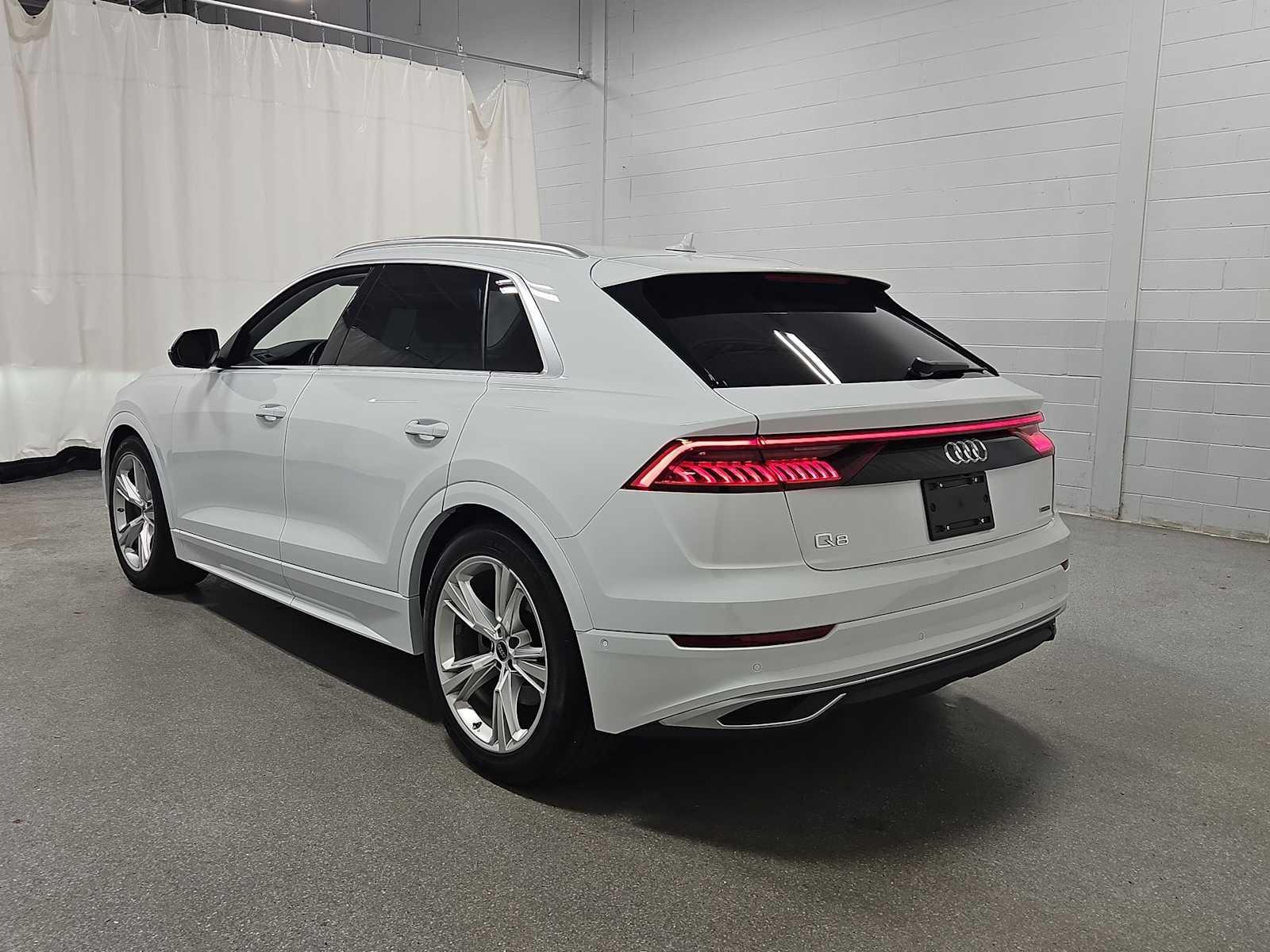 Thumbnail: 2023 Audi Q8 - 4