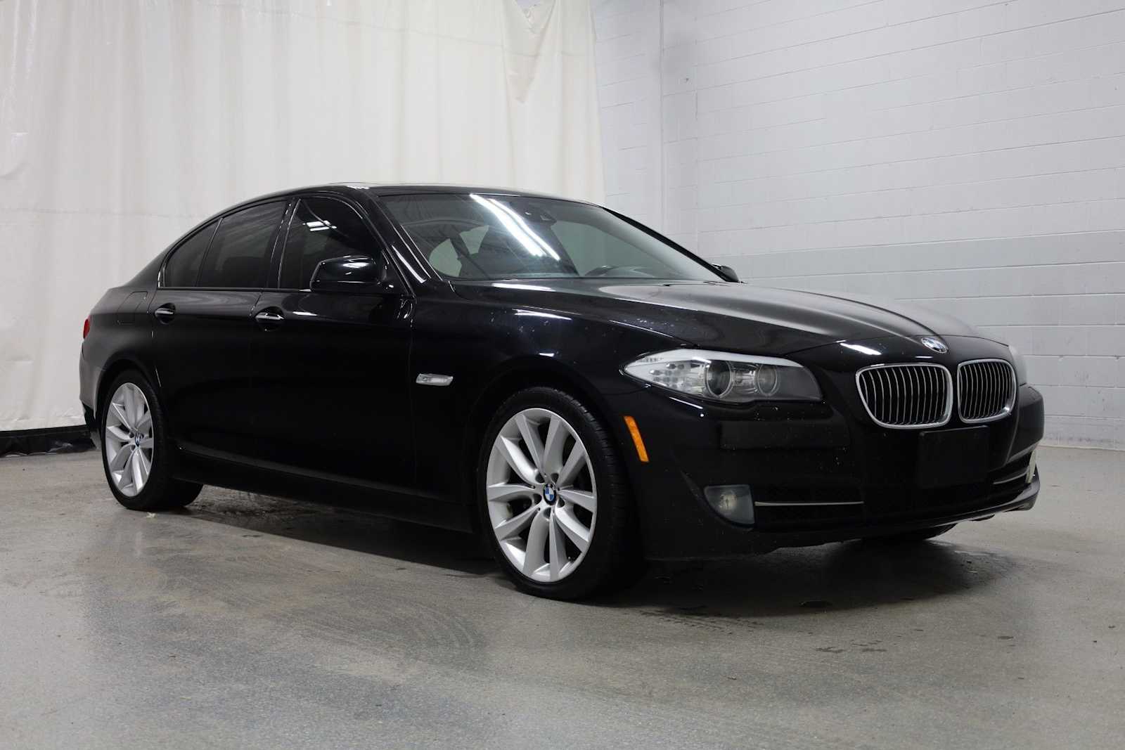 Thumbnail: 2011 BMW 5 Series - 13