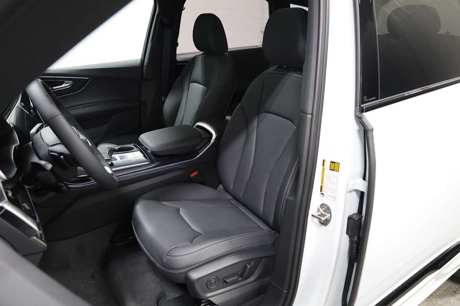 Thumbnail: 2026 Audi Q7 - 5