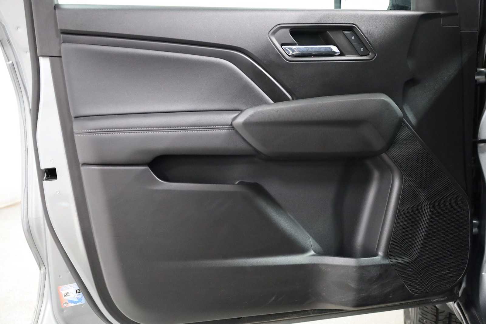 Thumbnail: 2023 Chevrolet Colorado - 16