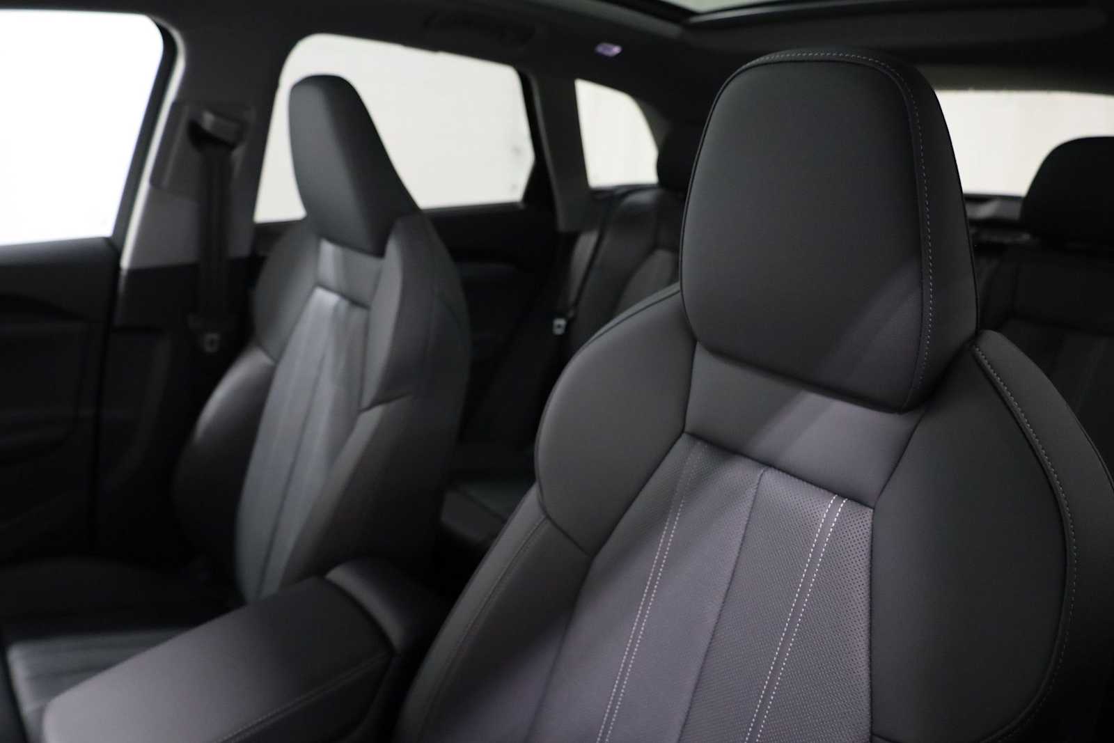 Thumbnail: 2025 Audi Q5 - 18