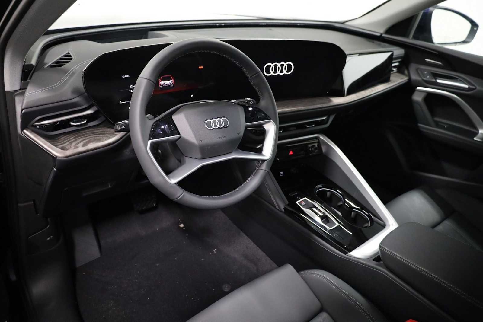 Thumbnail: 2025 Audi Q5 - 4