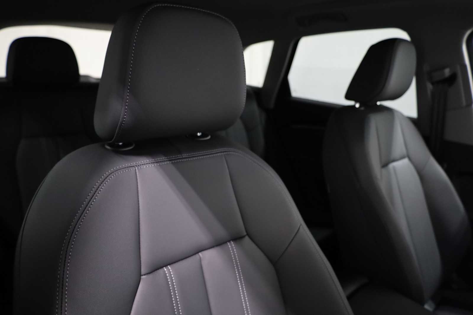 Thumbnail: 2025 Audi Q5 - 20