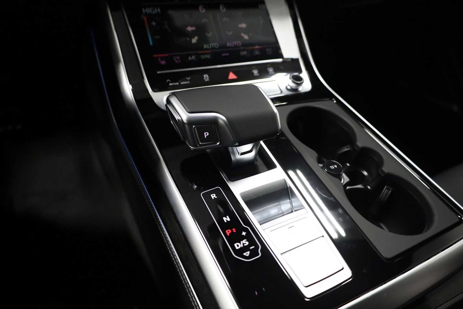 Thumbnail: 2026 Audi Q7 - 27