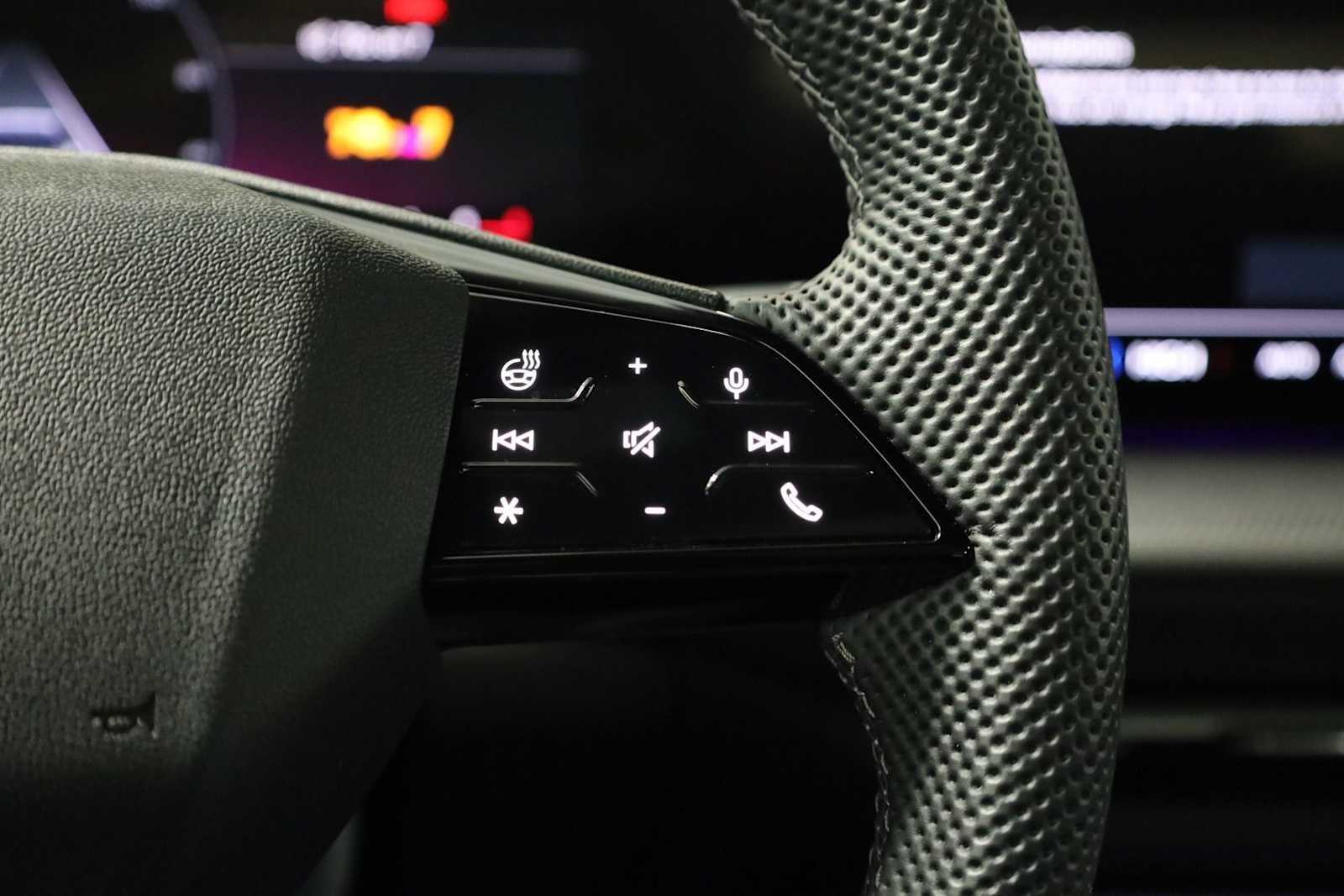 Thumbnail: 2025 Audi SQ5 - 25