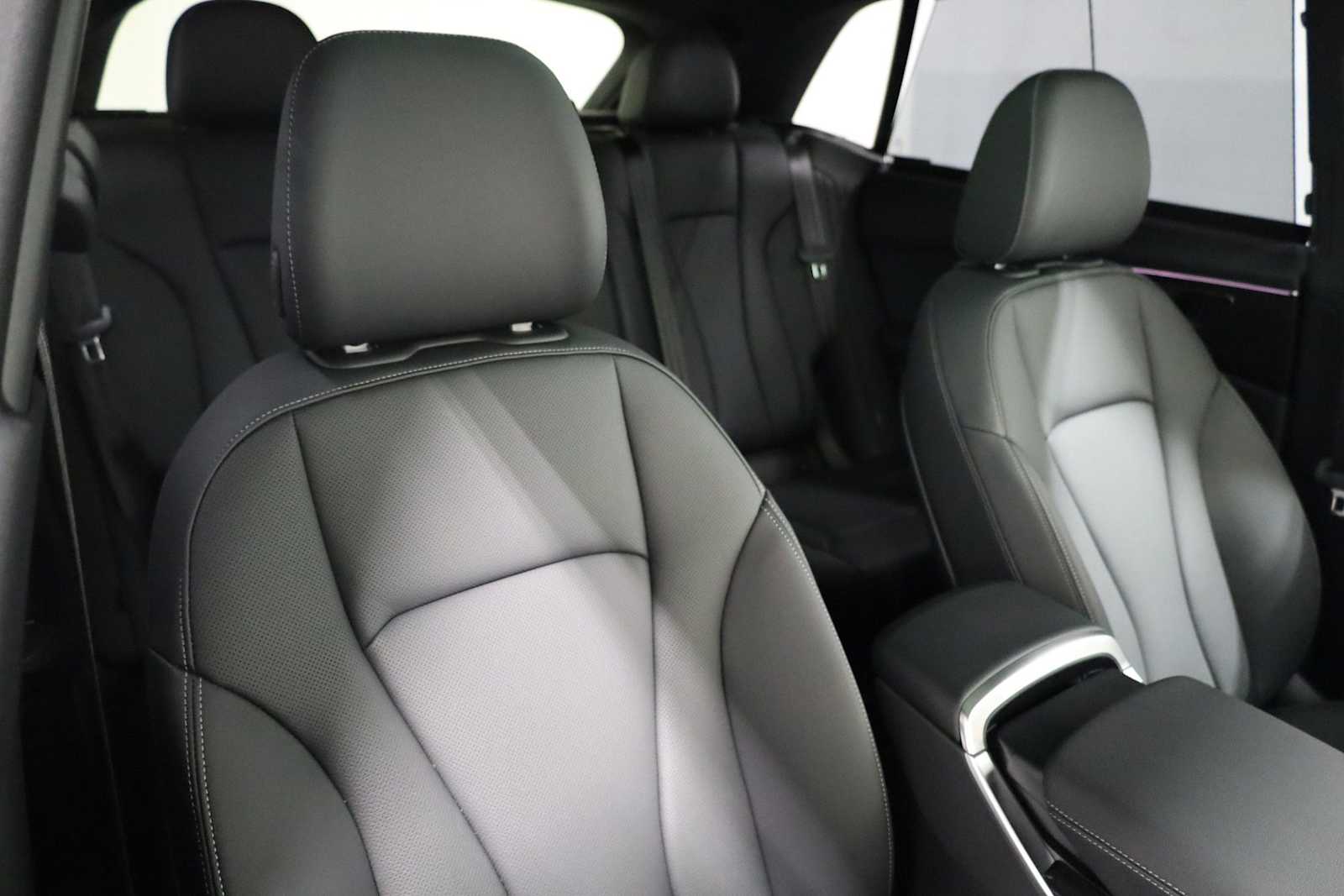 Thumbnail: 2026 Audi Q8 - 21