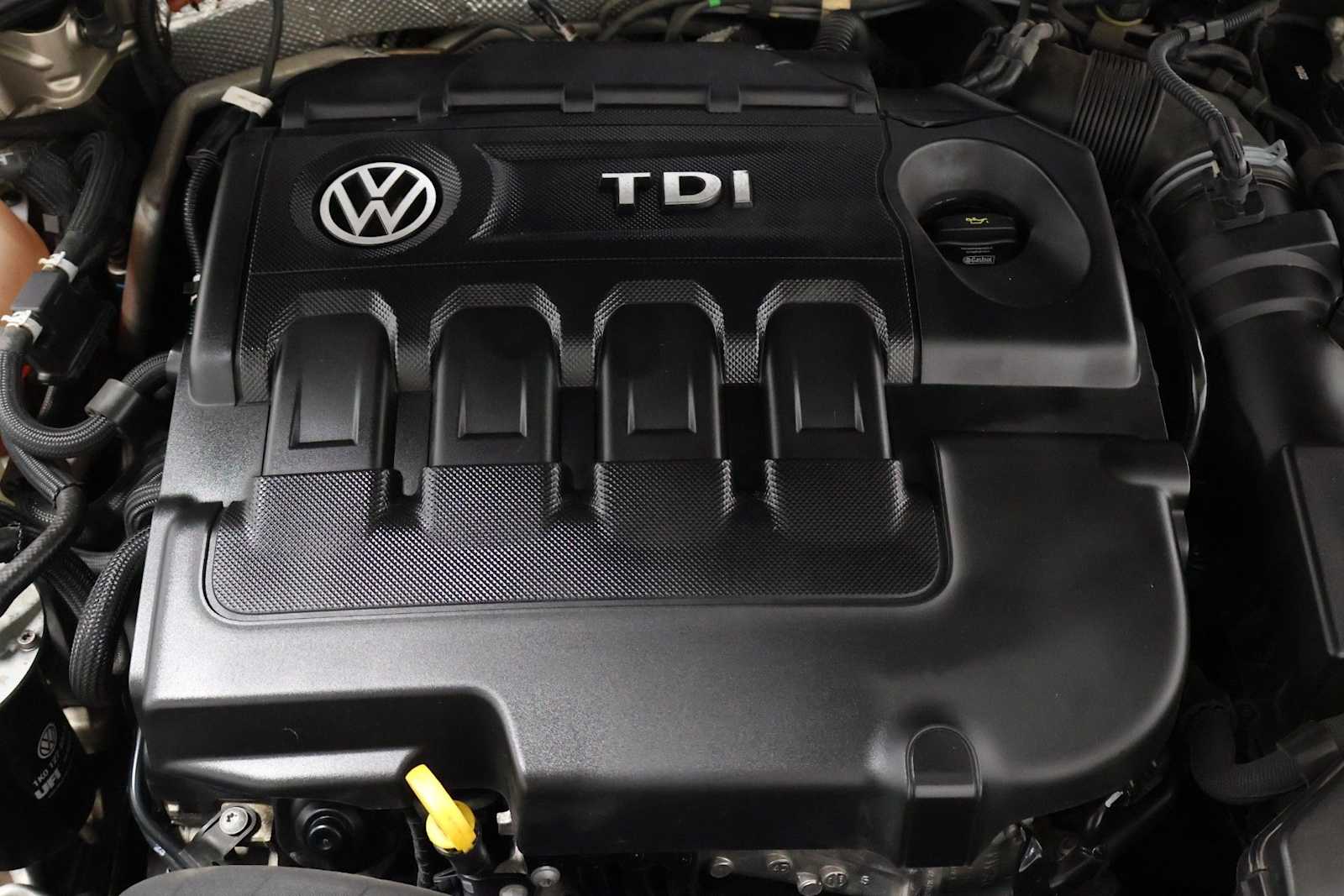 Thumbnail: 2015 Volkswagen Passat - 38