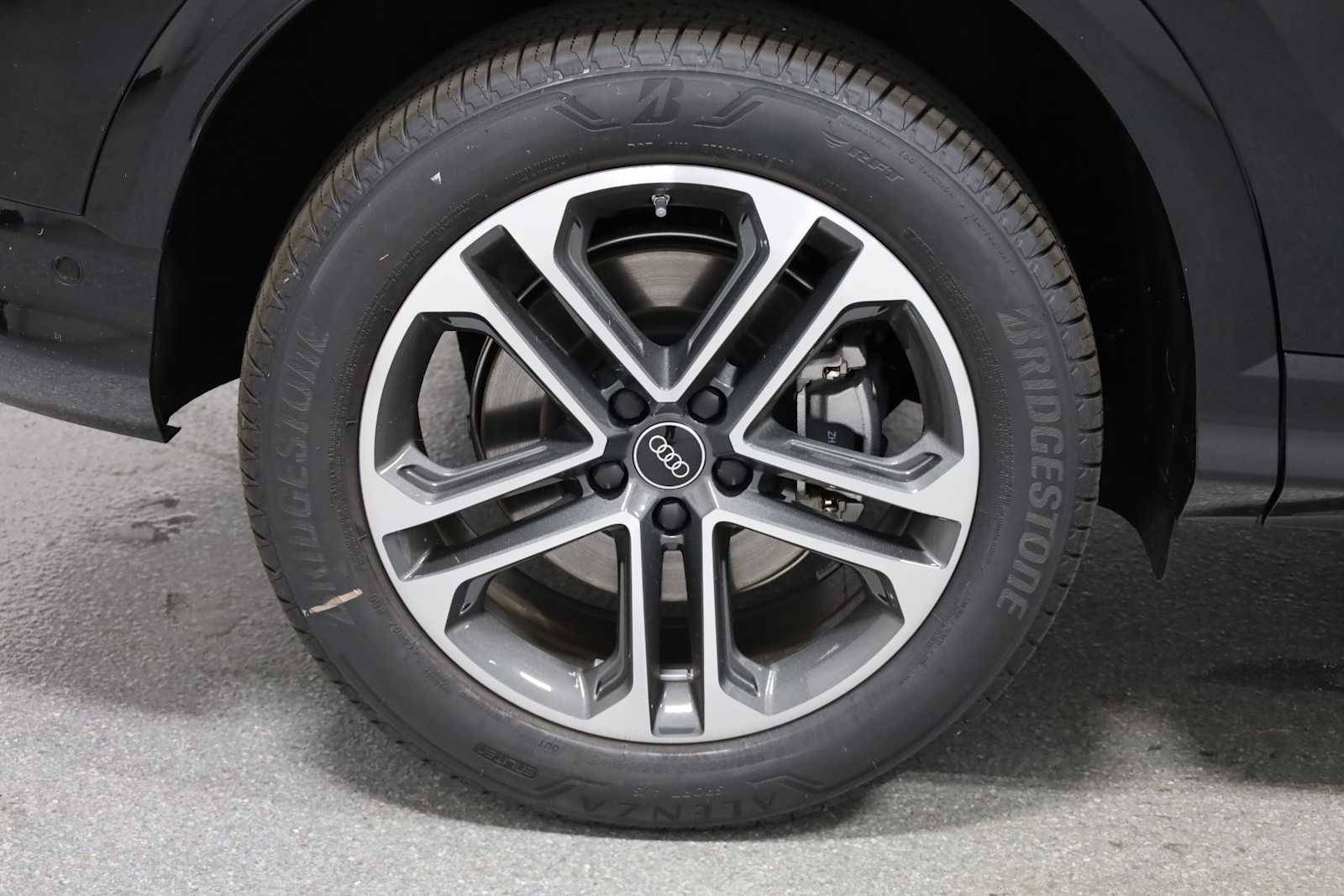 Thumbnail: 2025 Audi Q5 - 35