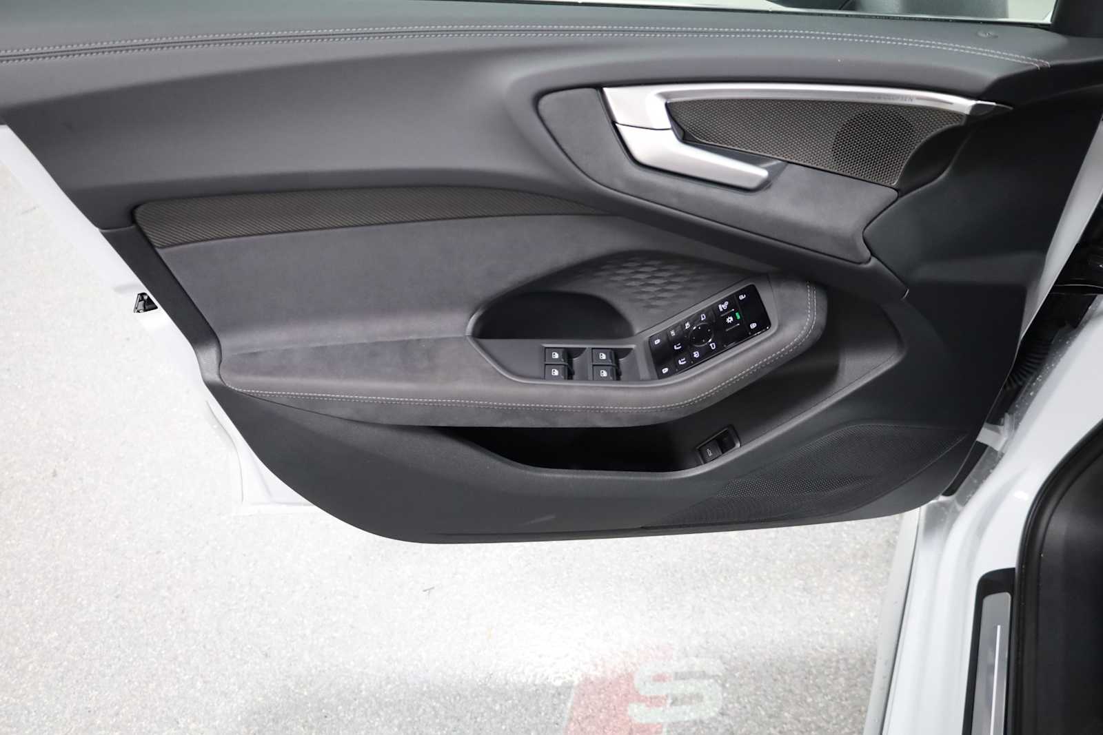 Thumbnail: 2025 Audi S5 - 16