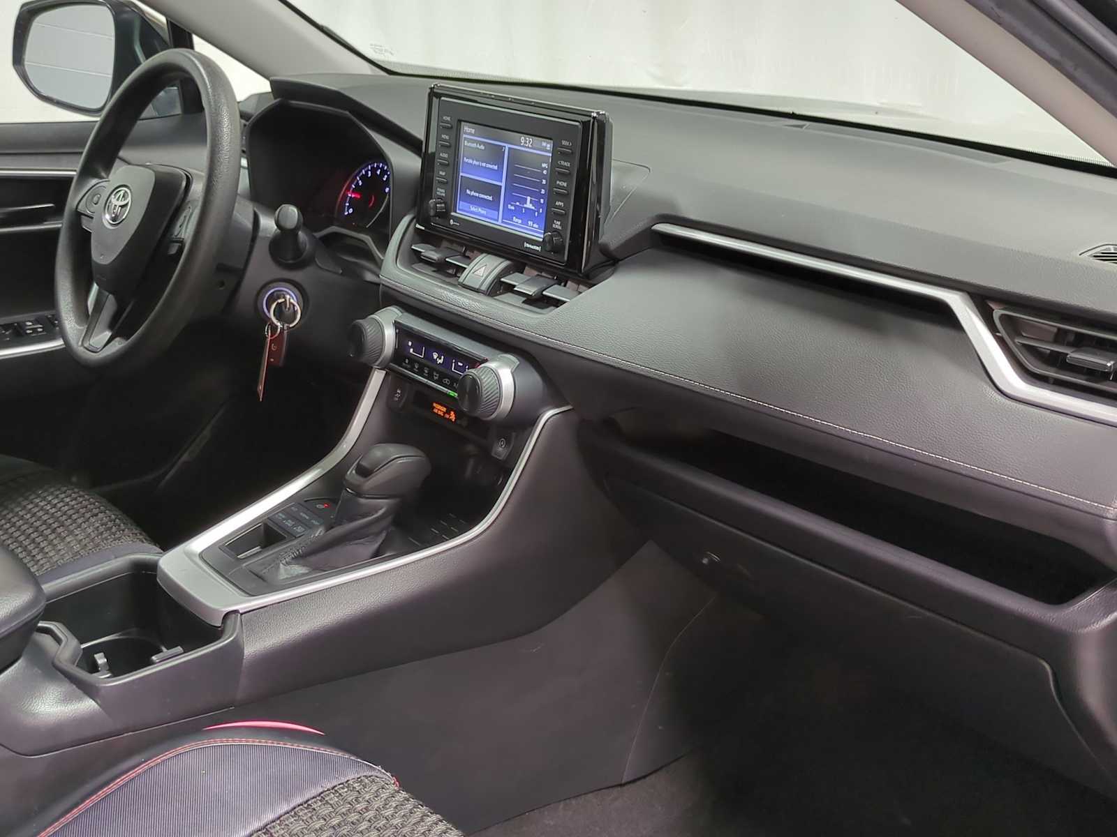 Thumbnail: 2022 Toyota RAV4 - 6