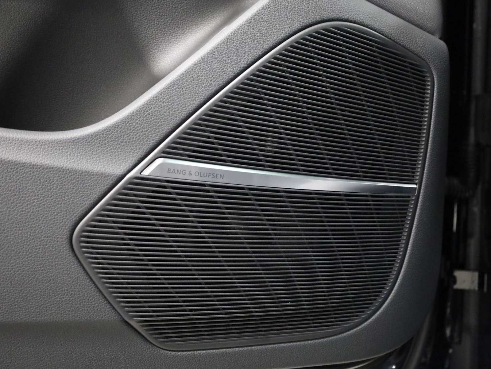 Thumbnail: 2026 Audi Q7 - 16