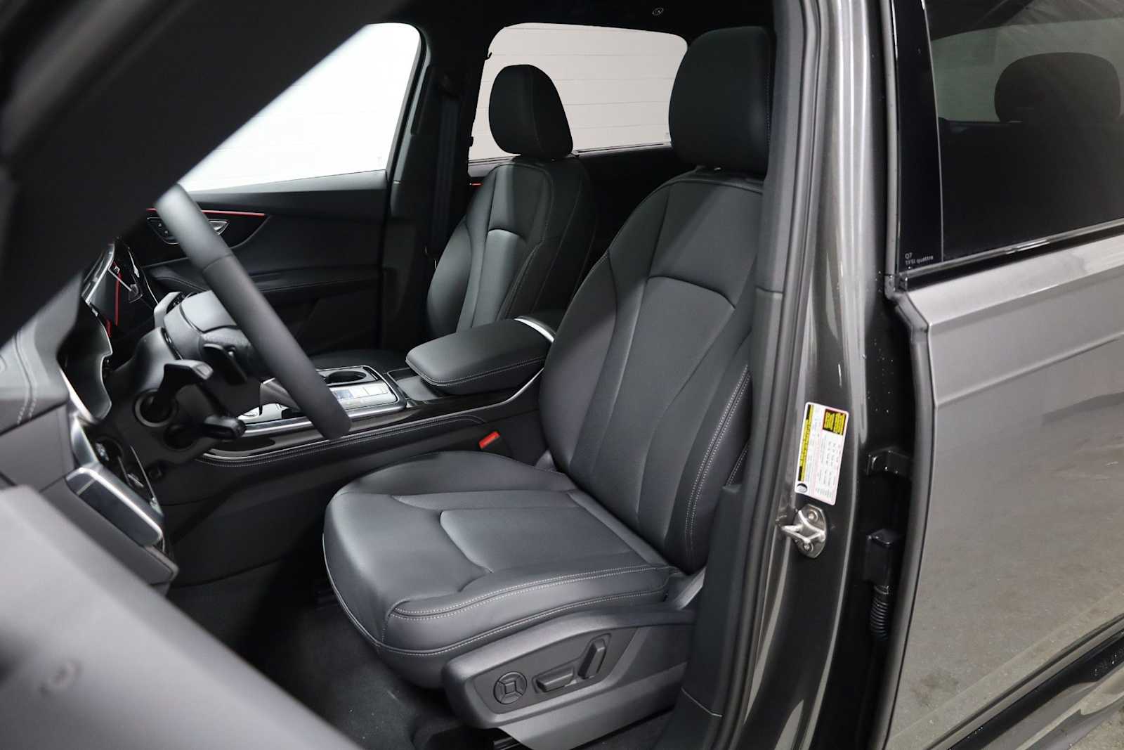 Thumbnail: 2026 Audi Q7 - 5