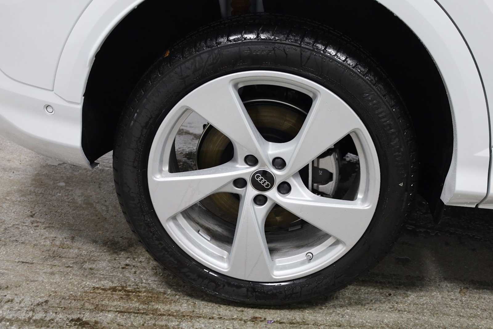 Thumbnail: 2025 Audi Q5 - 35