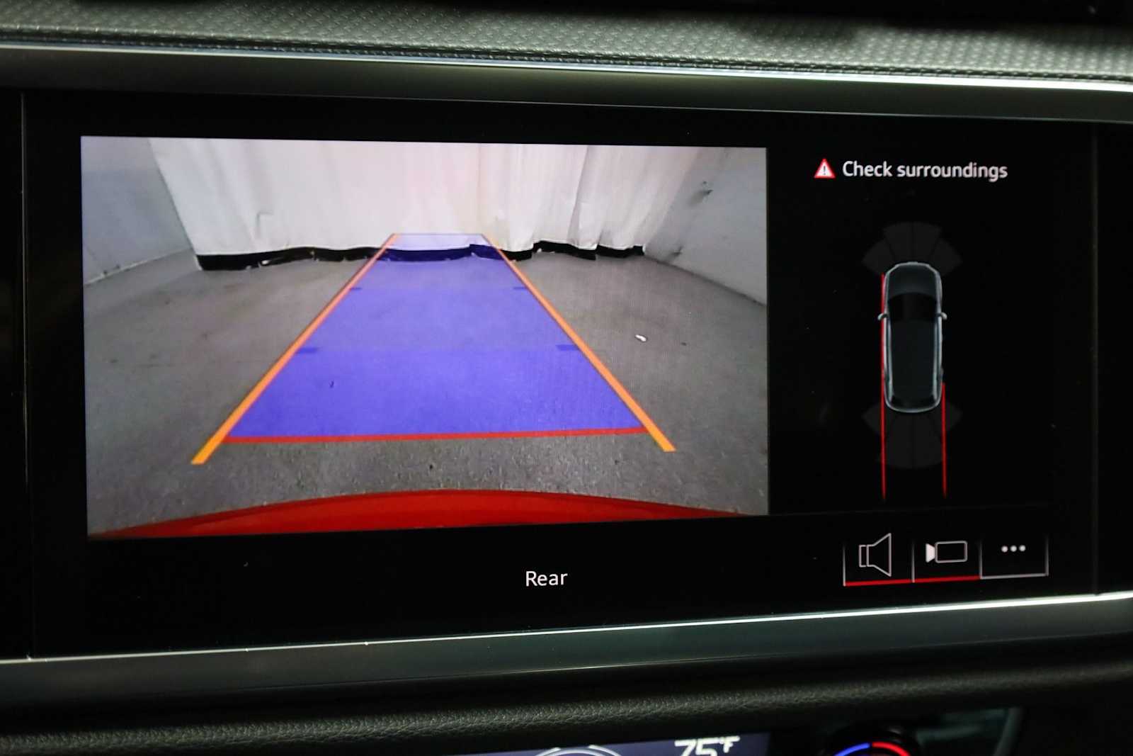 Thumbnail: 2025 Audi Q3 - 30