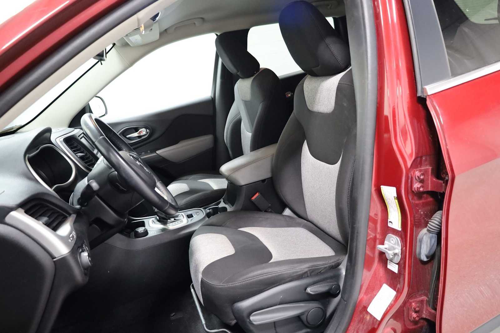 Thumbnail: 2014 Jeep Cherokee - 5