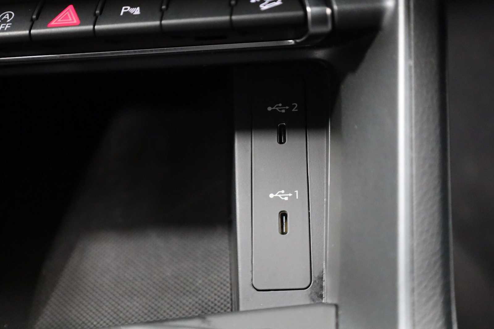 Thumbnail: 2025 Audi Q3 - 31