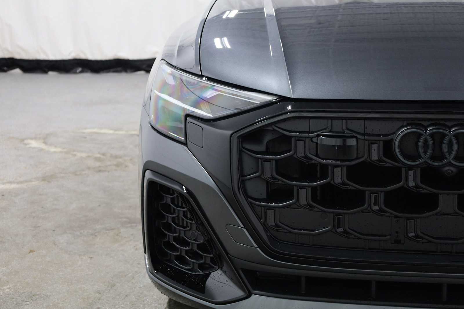 Thumbnail: 2026 Audi Q8 - 15