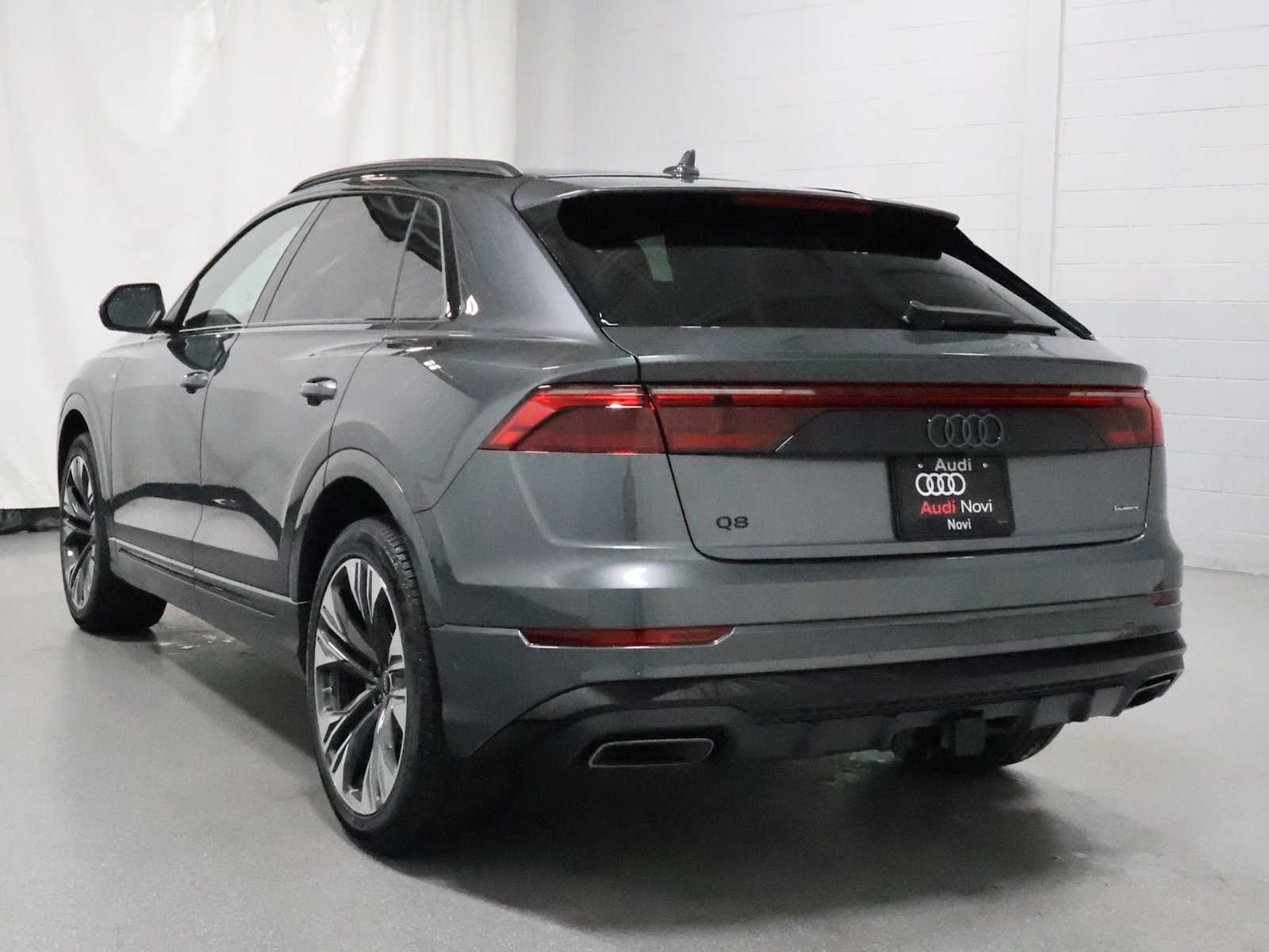 Thumbnail: 2026 Audi Q8 - 3