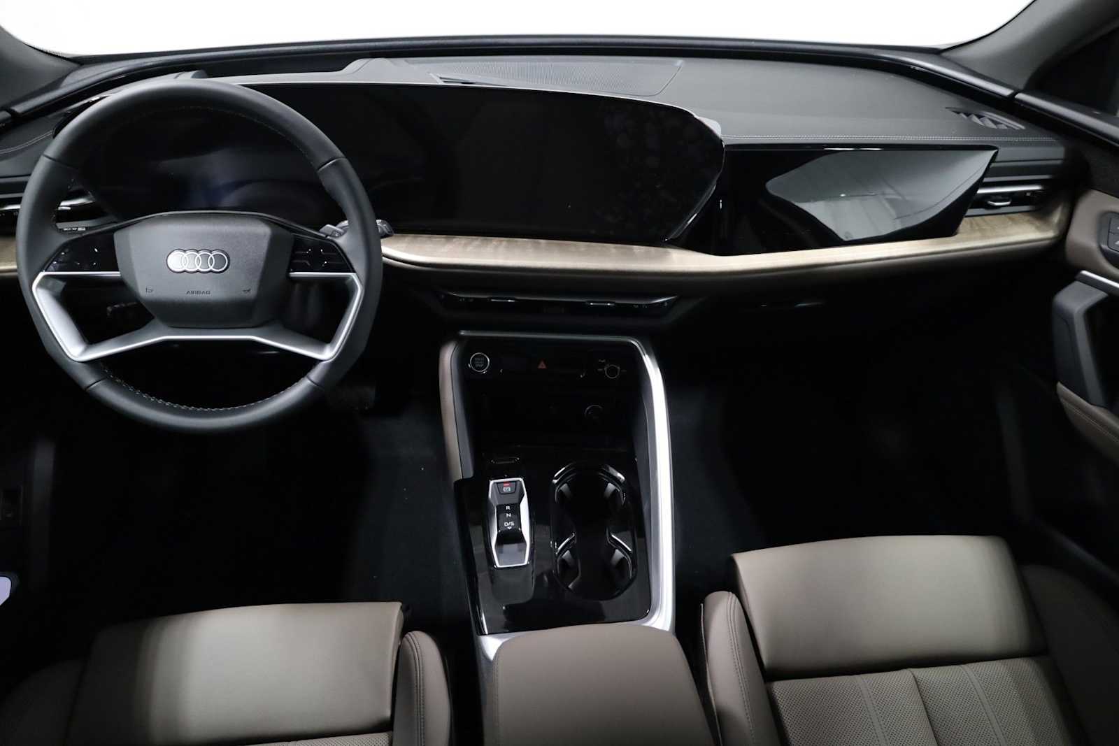 Thumbnail: 2025 Audi Q5 - 24