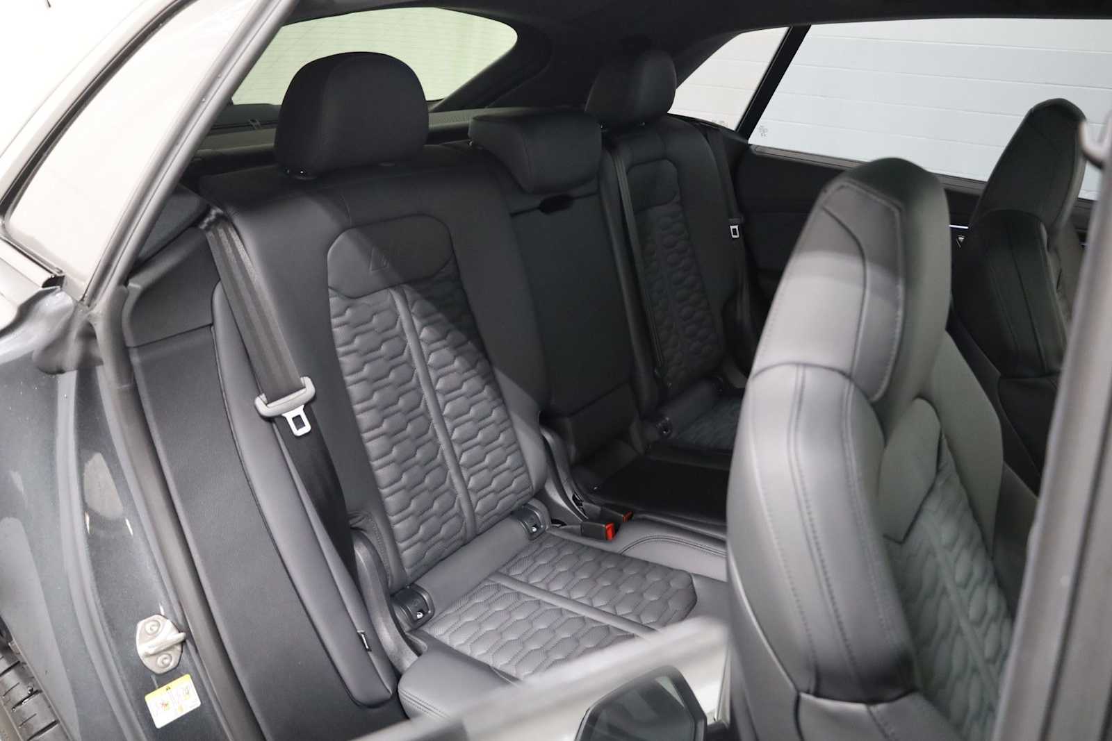 Thumbnail: 2026 Audi RS Q8 - 34