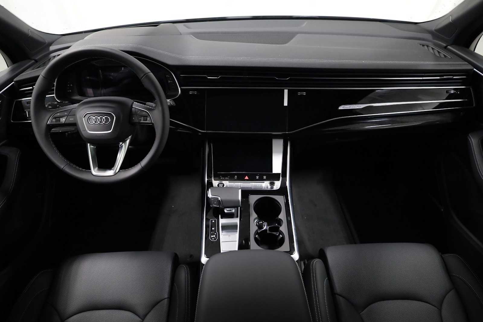 Thumbnail: 2026 Audi Q7 - 24