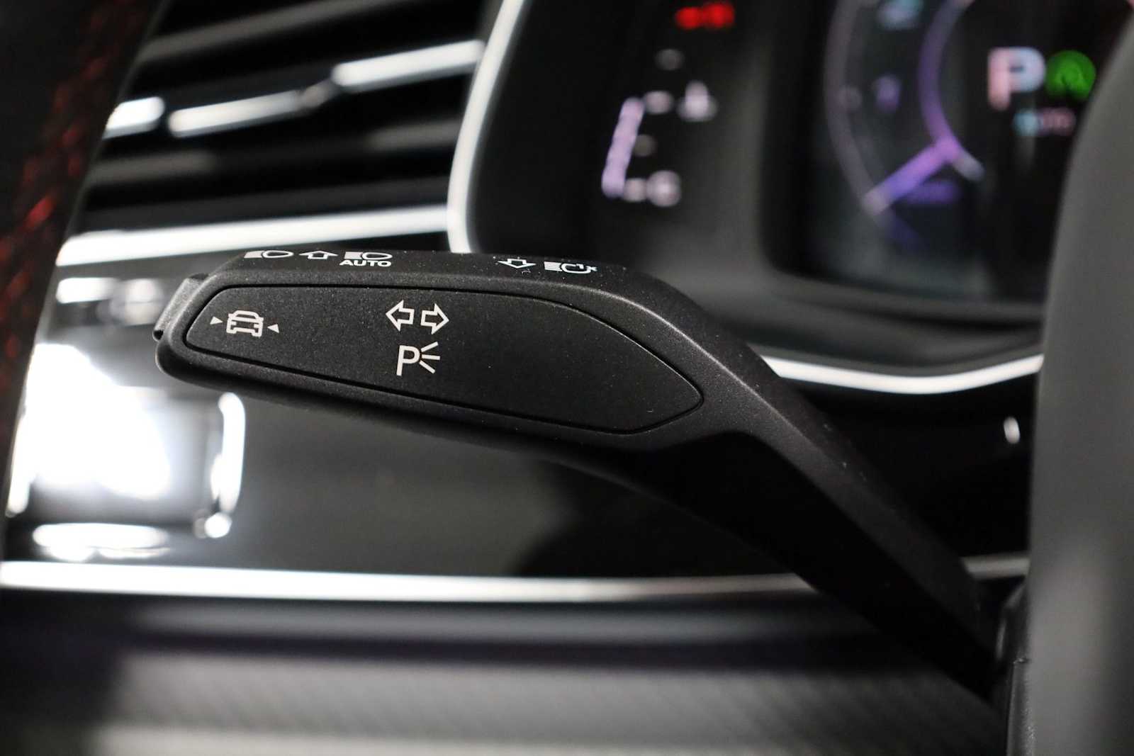 Thumbnail: 2026 Audi RS Q8 - 29