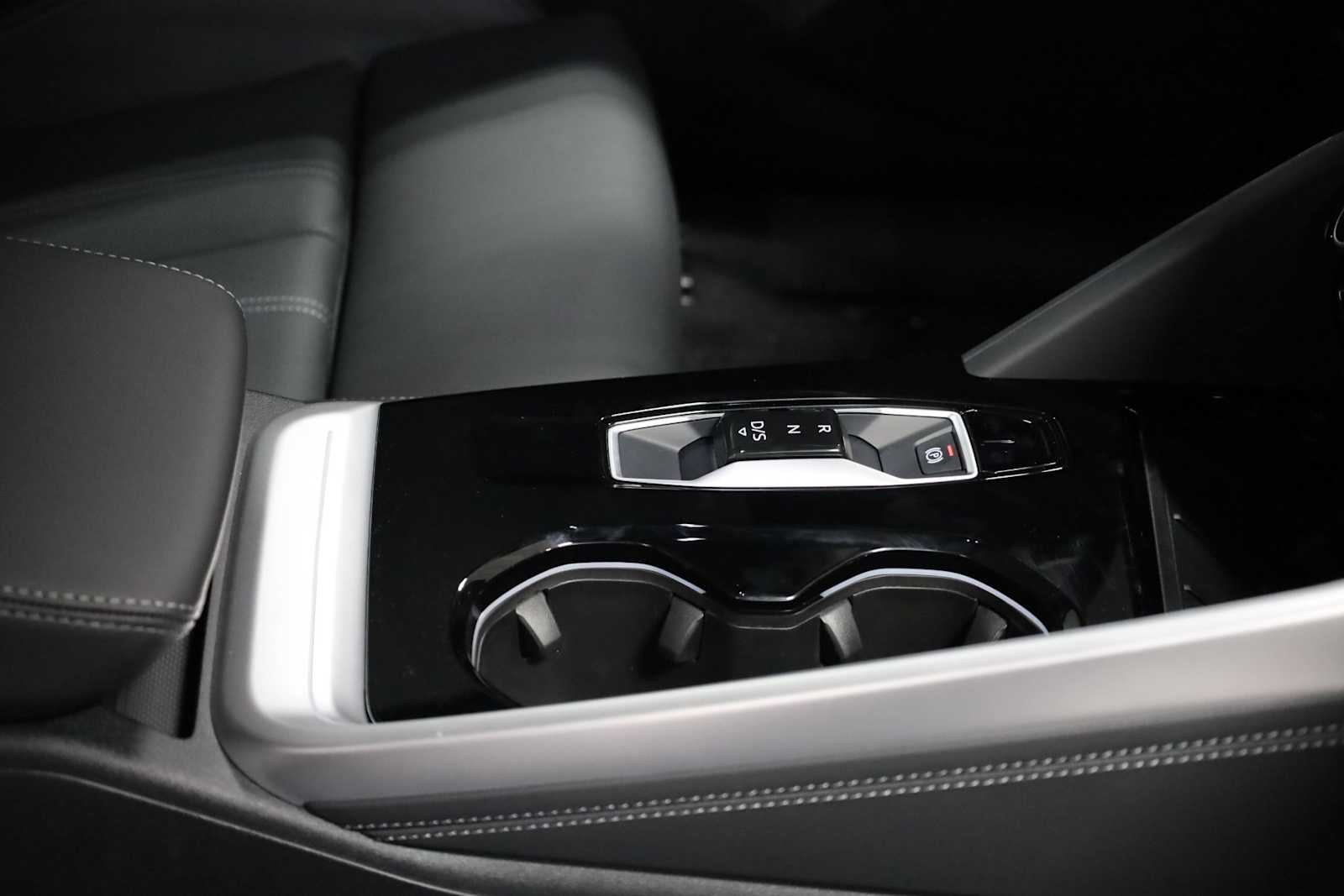 Thumbnail: 2025 Audi Q5 - 20