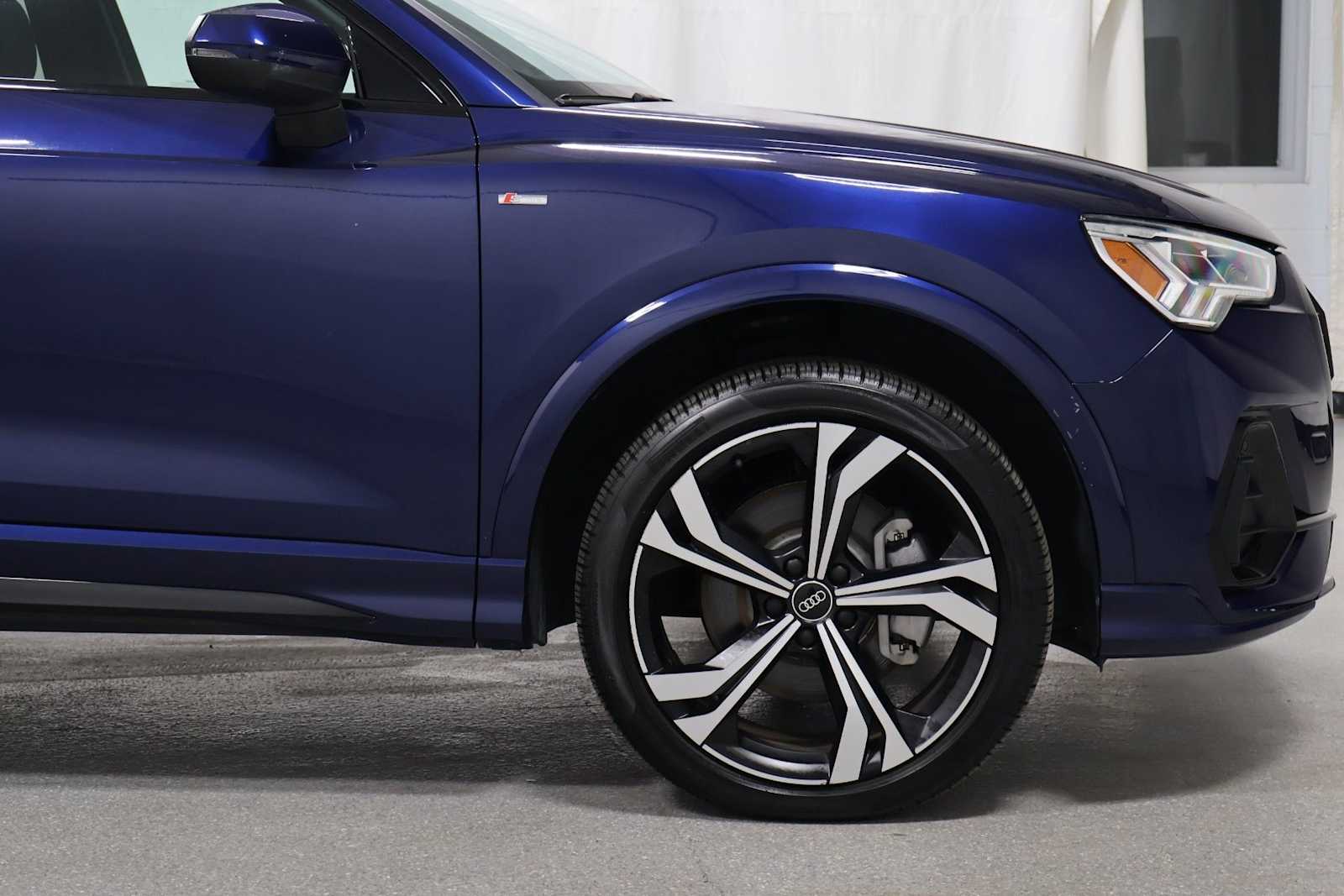 Thumbnail: 2023 Audi Q3 - 11