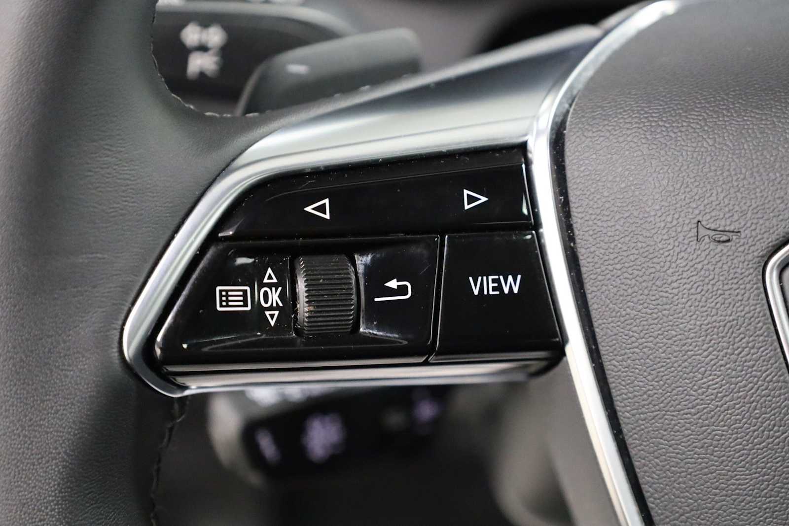 Thumbnail: 2025 Audi A6 - 25