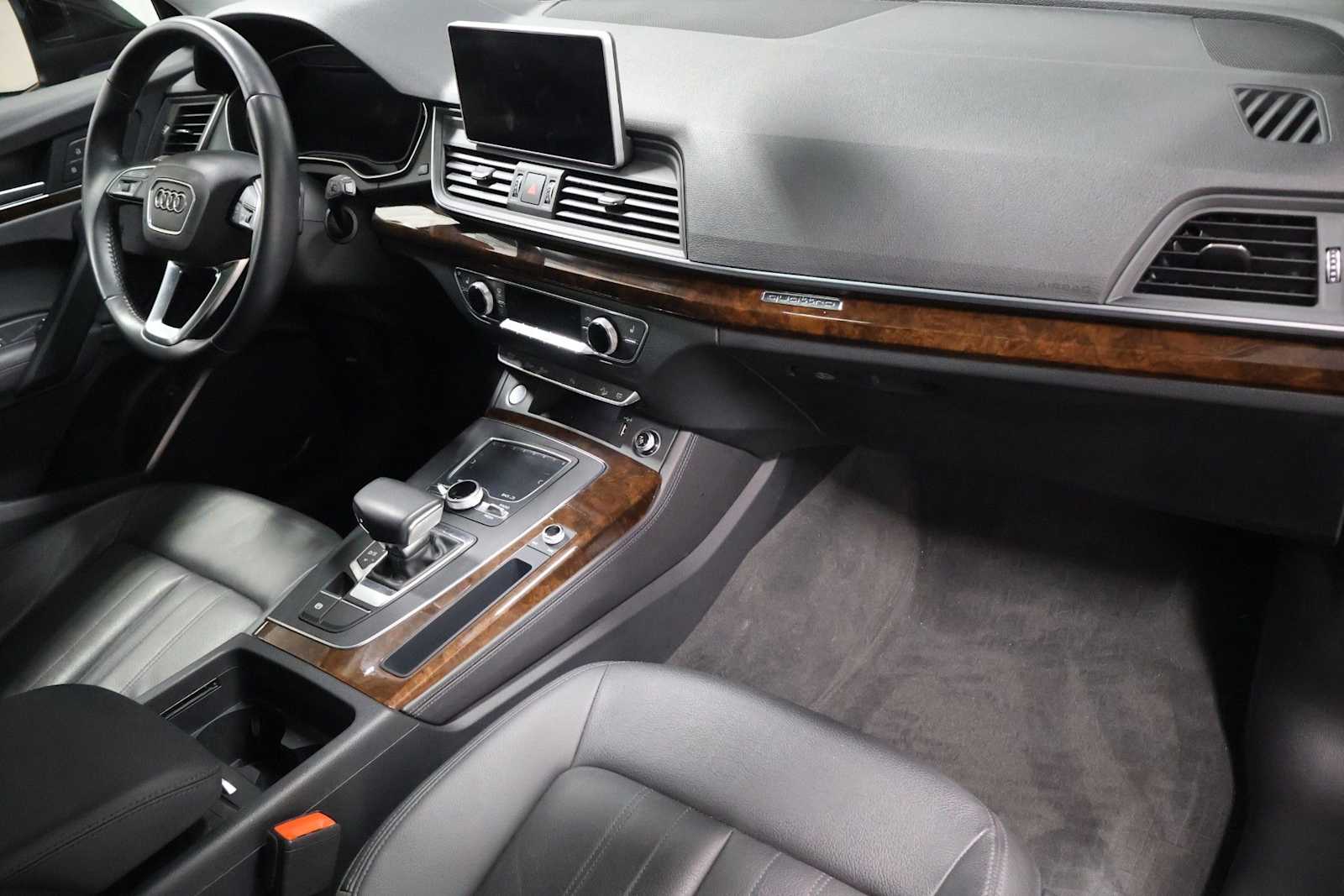 Thumbnail: 2020 Audi Q5 - 6