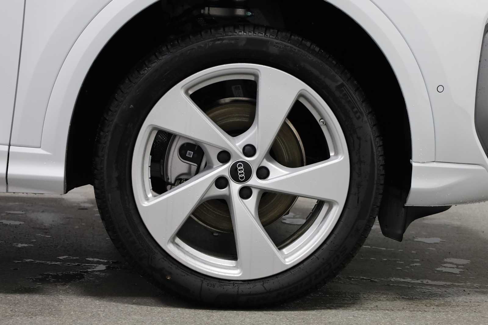 Thumbnail: 2025 Audi Q5 - 12