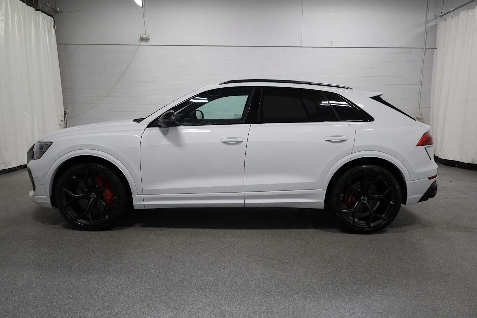 Thumbnail: 2026 Audi RS Q8 - 2