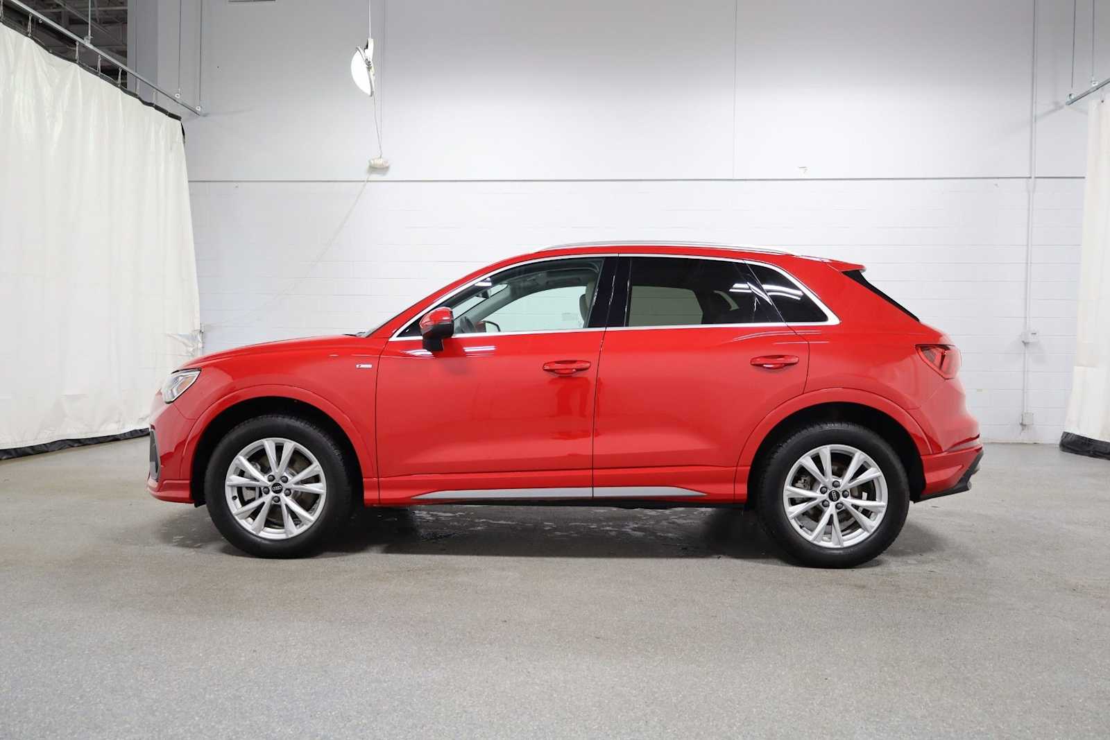 Thumbnail: 2025 Audi Q3 - 2