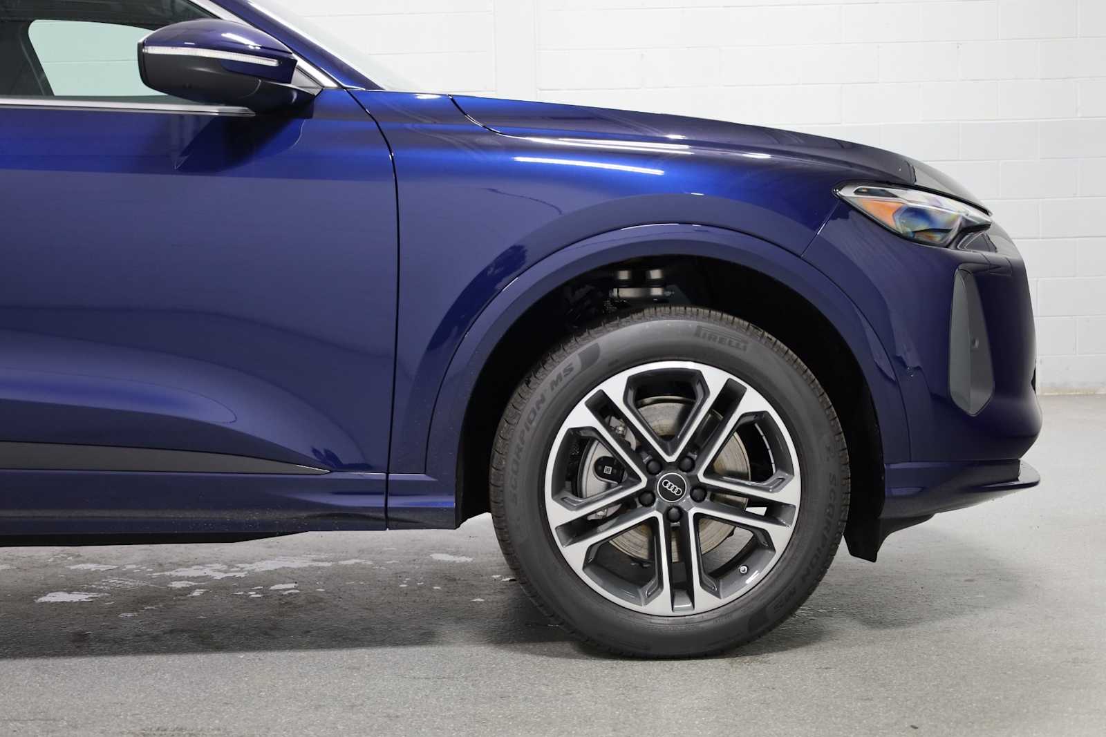 Thumbnail: 2025 Audi Q5 - 11