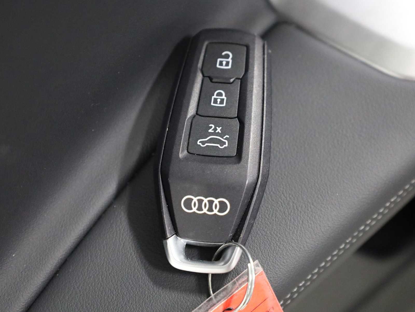 Thumbnail: 2025 Audi Q5 - 42