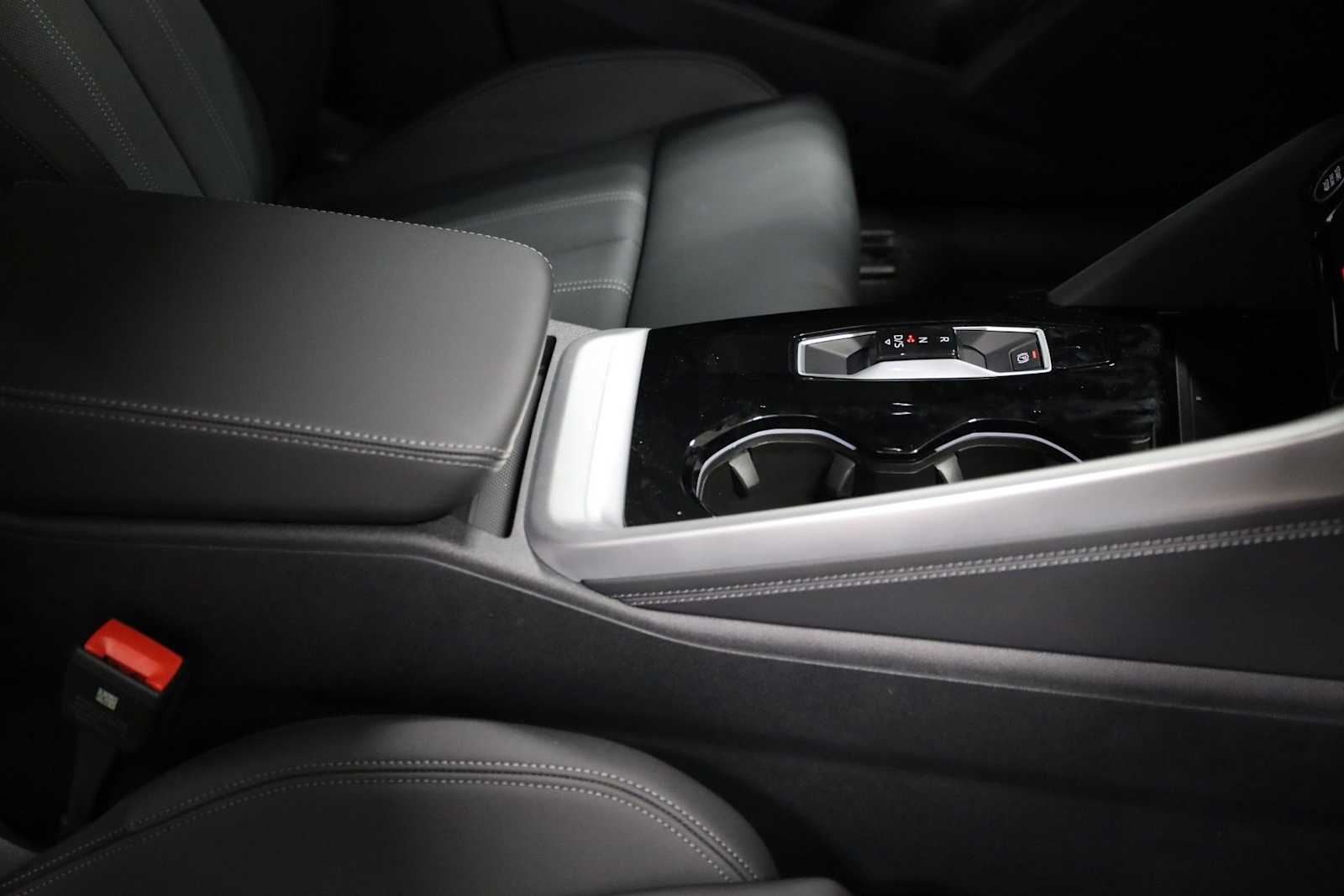 Thumbnail: 2025 Audi Q5 - 20