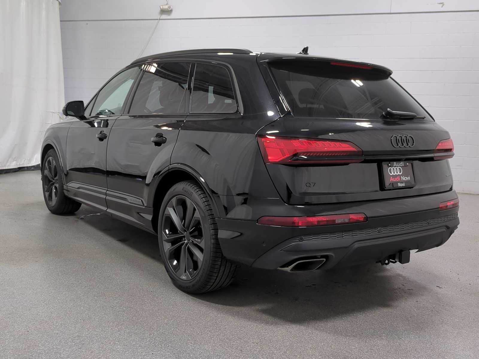 Thumbnail: 2026 Audi Q7 - 4