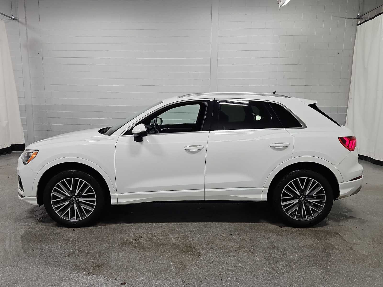 Thumbnail: 2022 Audi Q3 - 3